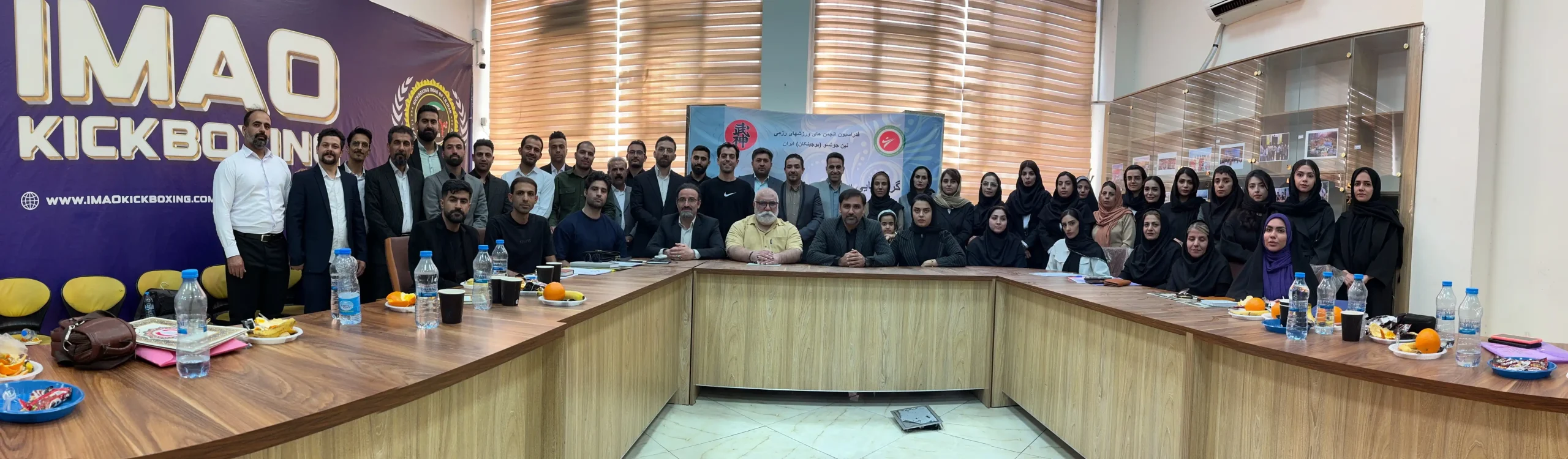 گفتگوی نمایندگان نینجوتسو کشور پس از پایان جلسه رسمیv